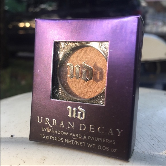 Urban Decay eyeshadow 👀 ✨Color: CHOPPER✨ - Picture 3 of 8